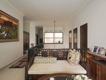 Rumah Hadap Timur LB 550 SHM 10 Menit ke Kota Kasablanka J-40769