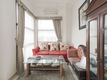 Rumah Hadap Timur LB 550 SHM 10 Menit ke Kota Kasablanka J-40769