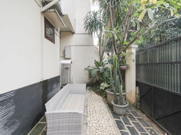 Rumah Hadap Timur LB 550 SHM 10 Menit ke Kota Kasablanka J-40769