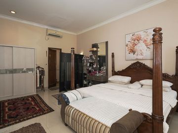 Rumah Hadap Timur LB 550 SHM 10 Menit ke Kota Kasablanka J-40769