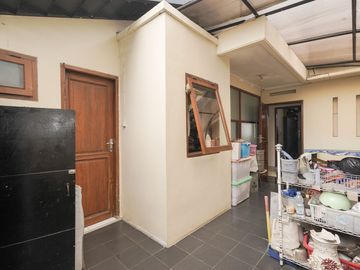 Rumah Hadap Timur LB 550 SHM 10 Menit ke Kota Kasablanka J-40769