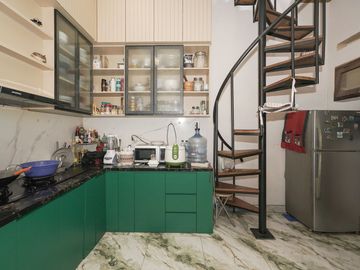 Rumah Hadap Timur LB 550 SHM 10 Menit ke Kota Kasablanka J-40769