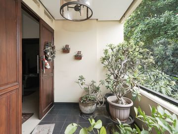 Rumah Hadap Timur LB 550 SHM 10 Menit ke Kota Kasablanka J-40769