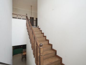 Rumah Hadap Timur LB 550 SHM 10 Menit ke Kota Kasablanka J-40769