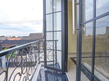 Rumah 2 Lt SHM 5 Mnt ke Gerbang Tol Sawangan Dibantu KPR J-48448