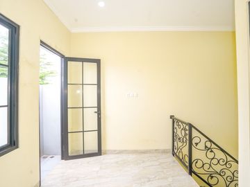 Rumah 2 Lt SHM 5 Mnt ke Gerbang Tol Sawangan Dibantu KPR J-48448