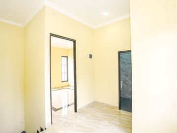 Rumah 2 Lt SHM 5 Mnt ke Gerbang Tol Sawangan Dibantu KPR J-48448