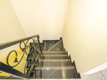 Rumah 2 Lt SHM 5 Mnt ke Gerbang Tol Sawangan Dibantu KPR J-48448