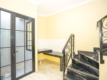 Rumah 2 Lt SHM 5 Mnt ke Gerbang Tol Sawangan Dibantu KPR J-48448