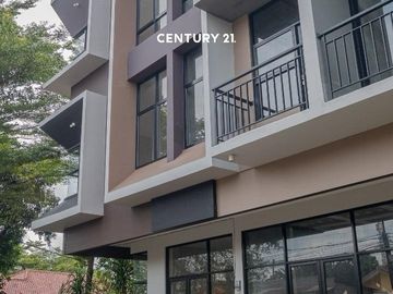 Disewakan Ruko Baru Dekat Bintaro Gb 18673