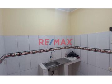 🏡 ¡GRAN OPORTUNIDAD EN EL RÍMAC! VENTA DE DEPARTAMENTO EN URB. EL MANZANO
Se vende acogedor departamento de 63 m², ideal para familias, parejas o com