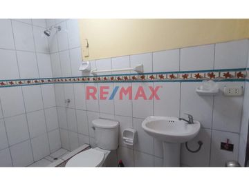 🏡 ¡GRAN OPORTUNIDAD EN EL RÍMAC! VENTA DE DEPARTAMENTO EN URB. EL MANZANO
Se vende acogedor departamento de 63 m², ideal para familias, parejas o com