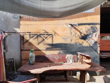 Casa Americana en VENTA con Galpón, Depósito o Taller en su fondo en Barrio Almafuerte de Glew.