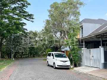 Dijual rumah di alam galaxy Surabaya barat