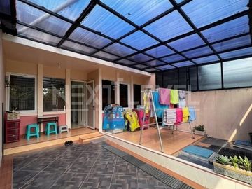 Dijual rumah di alam galaxy Surabaya barat