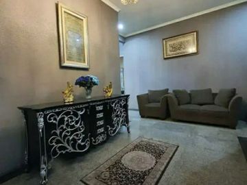 Rumah mewah ada Kolam Renang di Veteran, Jakarta Selatan siap huni, lokasi dekat Akses Toll