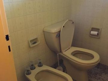 CHALET SOBRE HERMOSO LOTE DOBLE