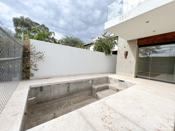 VENTA DE CASA EN LOS LAGOS
