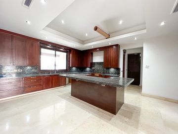 VENTA DE CASA EN LOS LAGOS