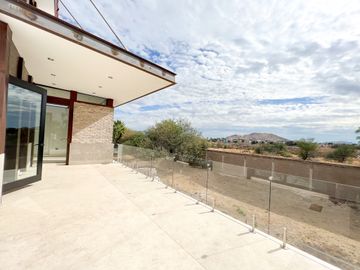 VENTA DE CASA EN LOS LAGOS