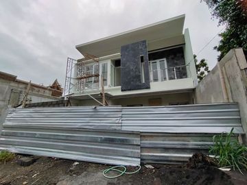 Dijual rumah baru 2 lantai proses finishing di dekat stadion maguwoharjo