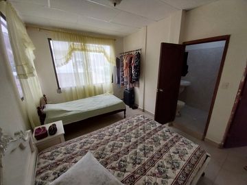 Puerto Cayo: Se Vende Casa Frente al Mar en Puerto Cayo