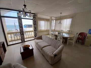 Puerto Cayo: Se Vende Casa Frente al Mar en Puerto Cayo