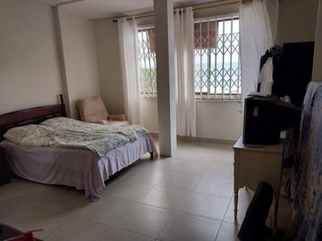 Puerto Cayo: Se Vende Casa Frente al Mar en Puerto Cayo