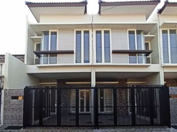 Rumah Sutorejo New Minimalis, Carport 1, Row 2.5 mobil