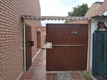 casa en venta en niza. Cod V3406
