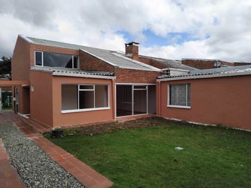 casa en venta en niza. Cod V3406