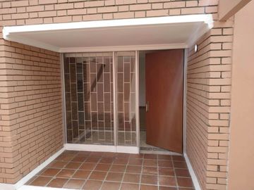 casa en venta en niza. Cod V3406