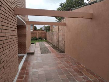casa en venta en niza. Cod V3406