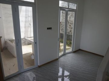 Readystok Unit Terbatas Rumah 2LT Berkolam Renang di Gegerkalong Cigugur Girang