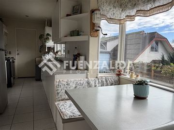 Venta Casa AMOBLADA 3D2B Quincho Zona Clínica Puerto Varas