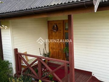 Venta Casa AMOBLADA 3D2B Quincho Zona Clínica Puerto Varas