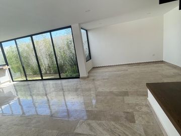 VENTA DE CASA FRACCIONAMIENTO MIRALTA