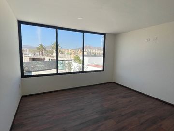 VENTA DE CASA FRACCIONAMIENTO MIRALTA