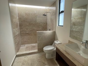 VENTA DE CASA FRACCIONAMIENTO MIRALTA