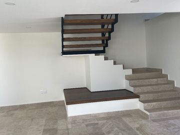 VENTA DE CASA FRACCIONAMIENTO MIRALTA