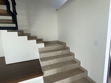 VENTA DE CASA FRACCIONAMIENTO MIRALTA