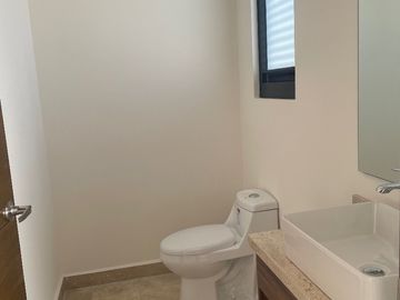 VENTA DE CASA FRACCIONAMIENTO MIRALTA