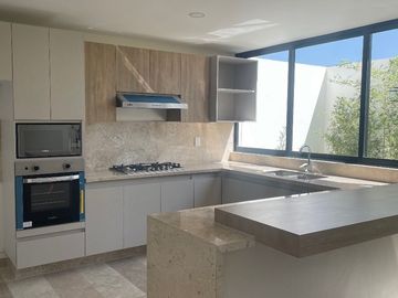 VENTA DE CASA FRACCIONAMIENTO MIRALTA