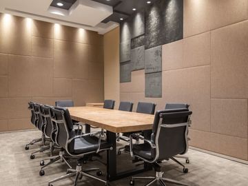 All-inclusive access to professional office space 15 persons in Regus Prudential Centre