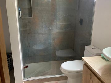 casa condominio en arriendo/venta en la castellana. Cod V79095