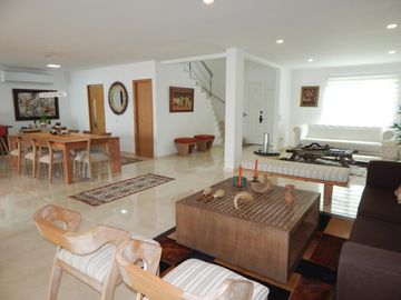 casa condominio en arriendo/venta en la castellana. Cod V79095