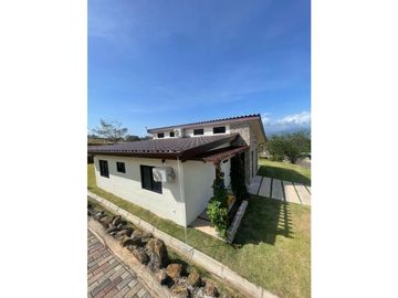 Proyecto de Montaña / Terrenos y Casas