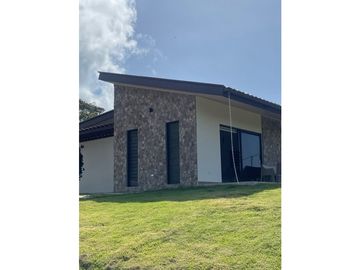 Proyecto de Montaña / Terrenos y Casas
