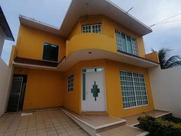 Casa en venta en Col. Primero de Mayo Norte. BOCA DEL RÍO, VERACRUZ.