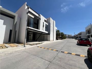 Venta bonita y acogedora casa en Quinta La Concepción
